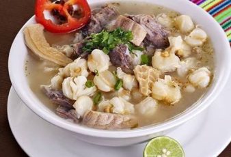 Caldo de Mote con Mondongo