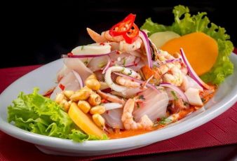 Ceviche mixto con mariscos